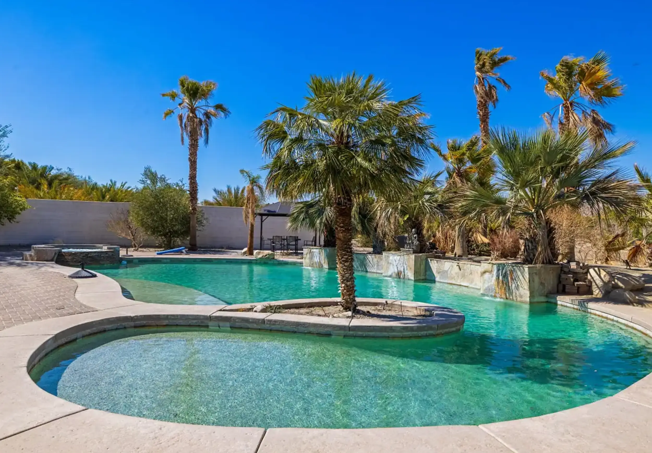 Swimming pool at Palm Springs Be the Change in Mental's women only retreat